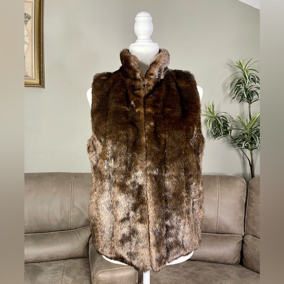 Jones New York Signature Petite Faux Fur Vest Sz PM - Picture 4 of 16